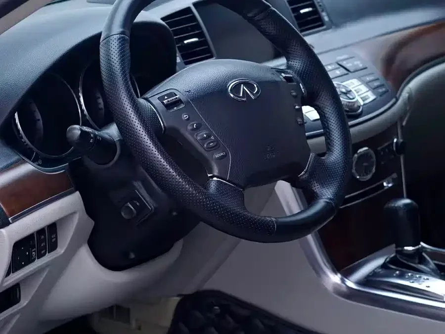 Infiniti M Series