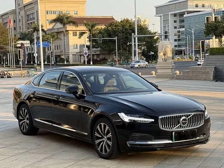 Volvo S90 plug-in hybrid