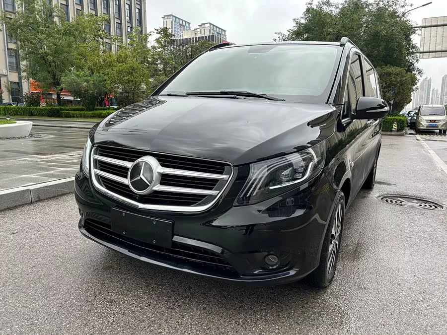 Mercedes Benz Vito