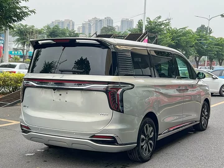 Hongqi HQ9
