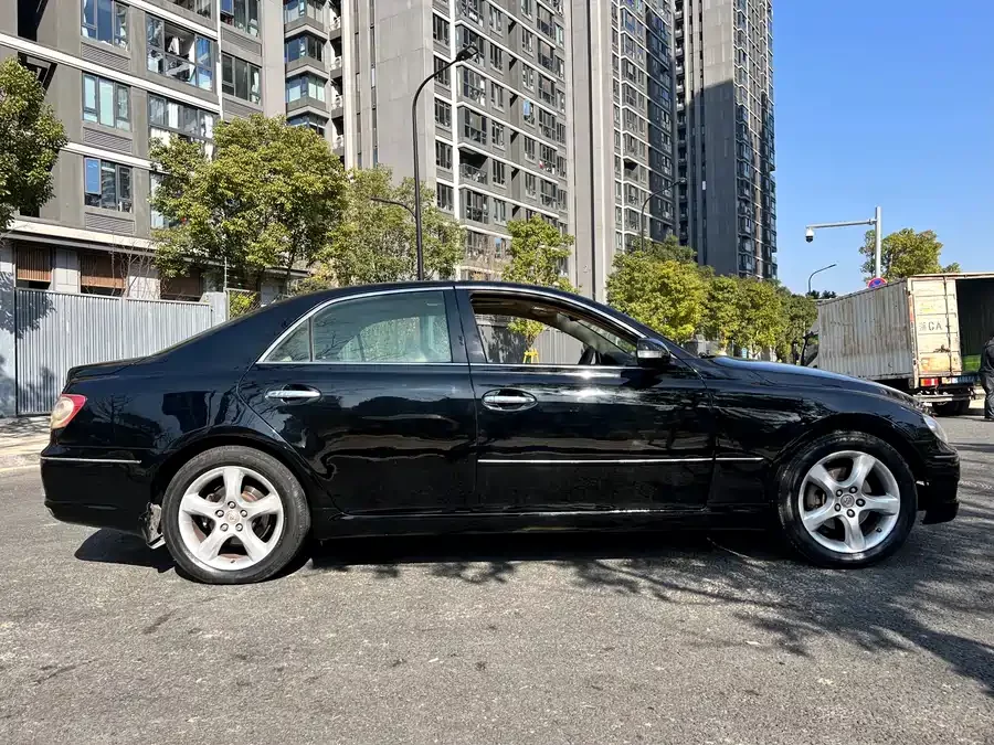 Toyota Reiz