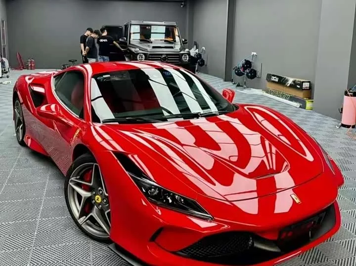 ferrari F8