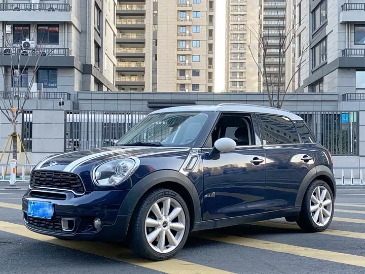 MINI COUNTRYMAN
