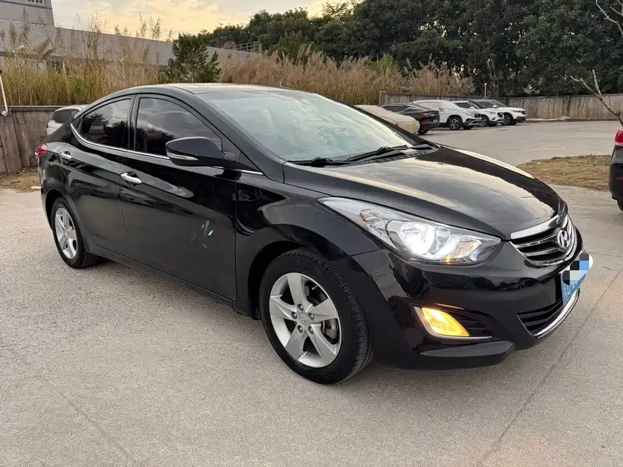 Hyundai Elantra