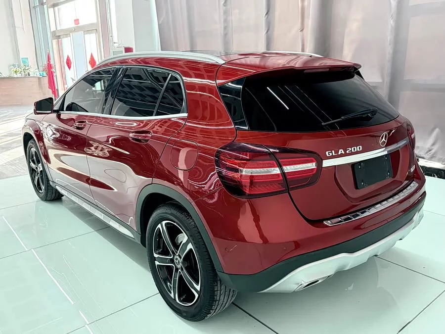 Mercedes Benz GLA