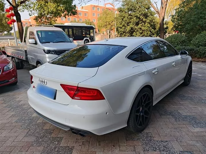 Audi S7