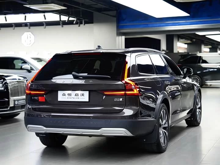 Volvo V90