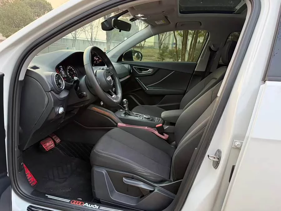 Audi Q2L