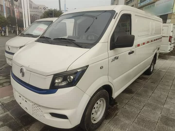 Dongfeng Yufeng EM27