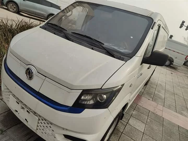 Dongfeng Yufeng EM27