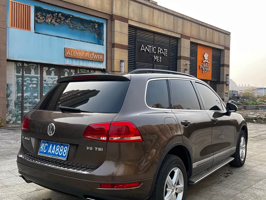 Volkswagen Touareg