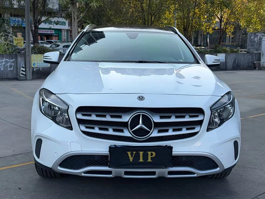 Mercedes Benz GLA