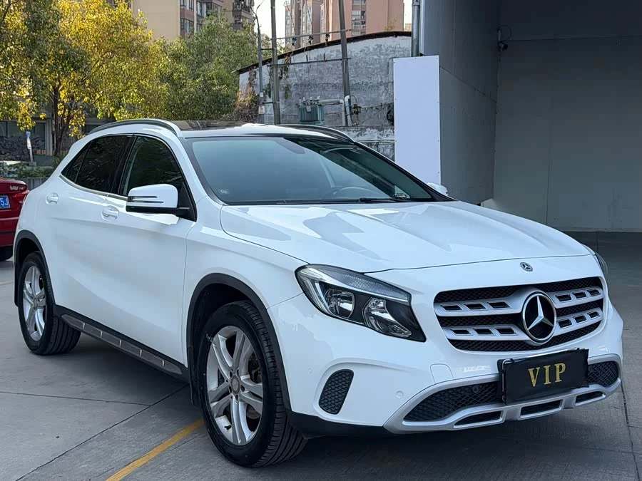 Mercedes Benz GLA