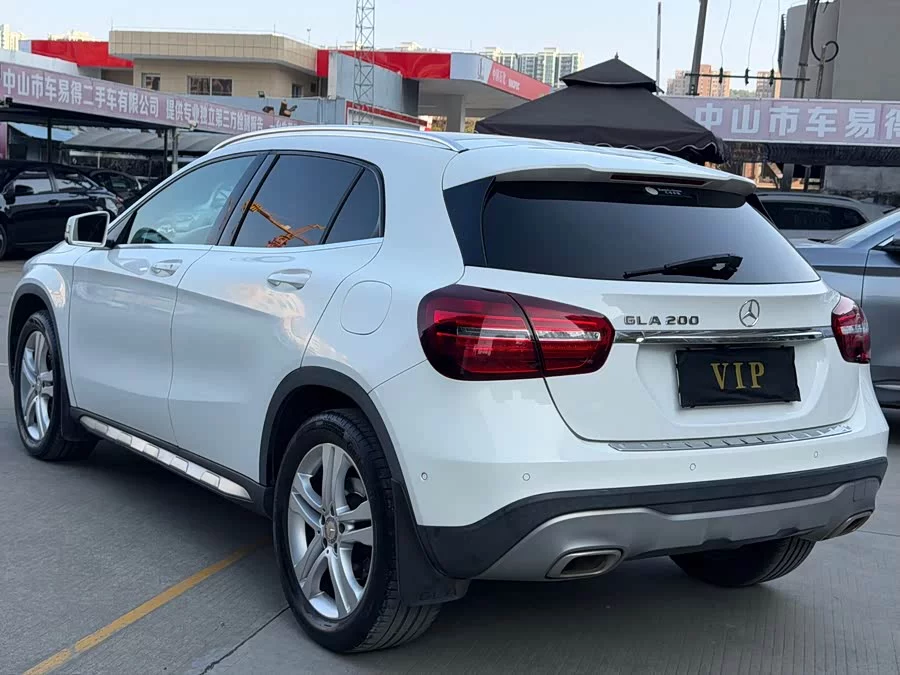 Mercedes Benz GLA