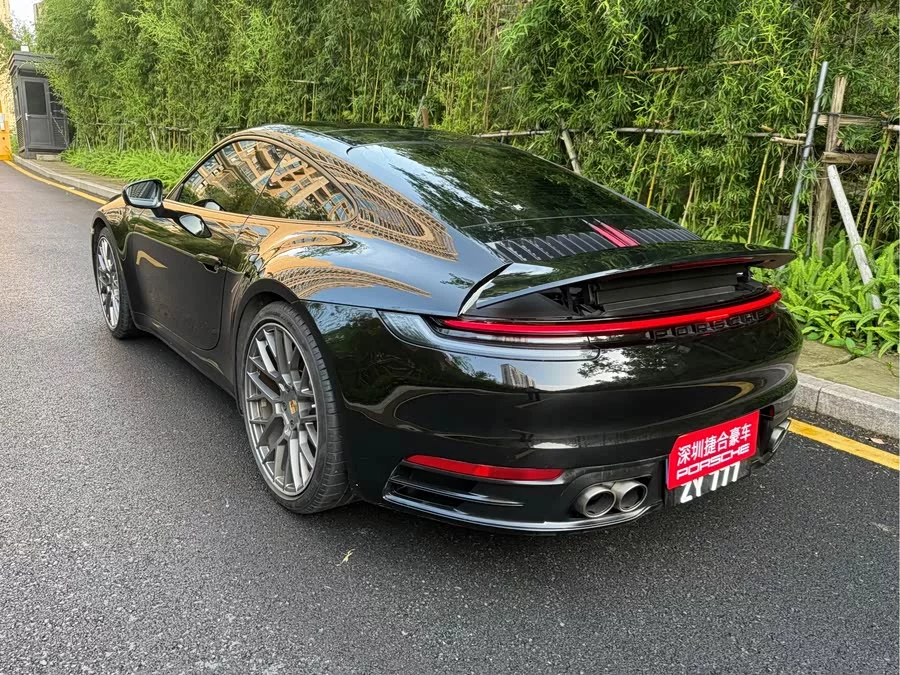 Porsche 911