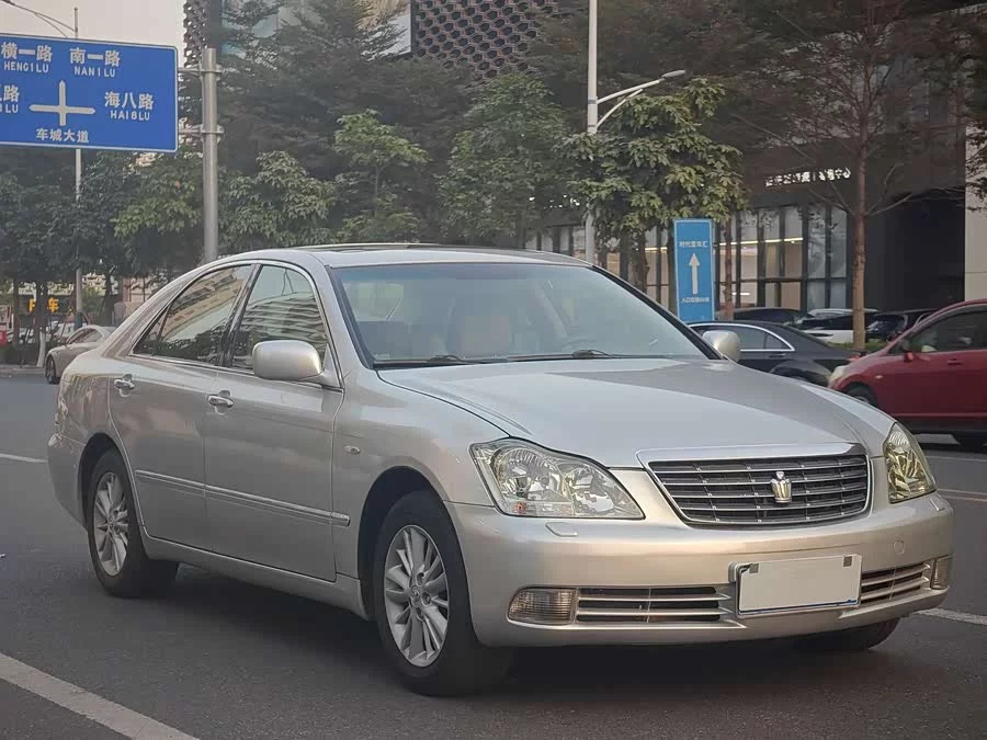 Toyota crown