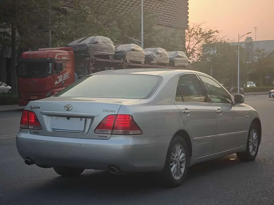 Toyota crown