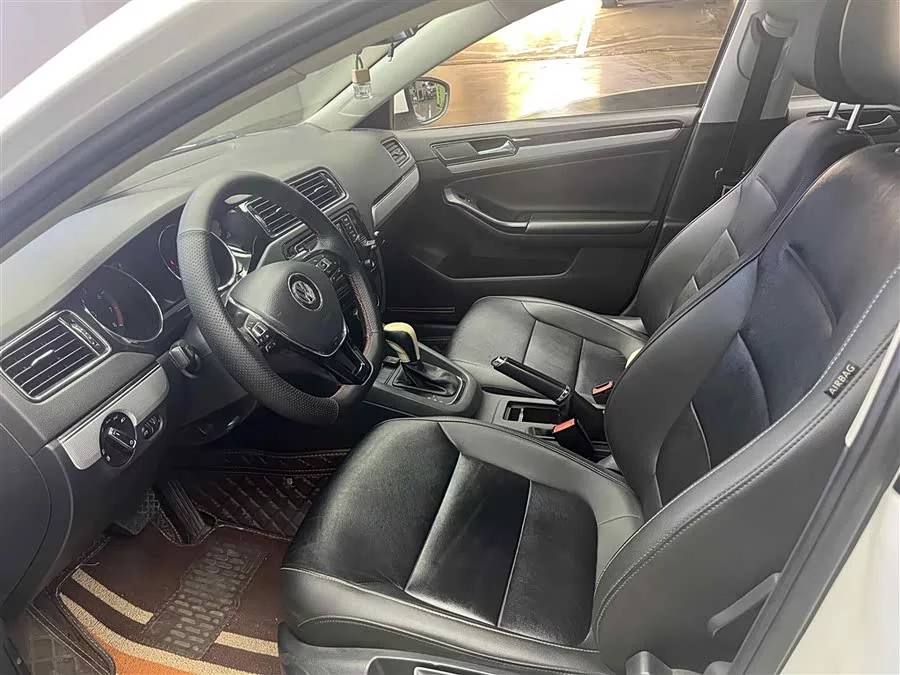 Volkswagen Sagitar