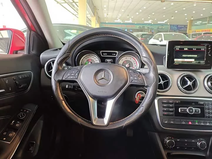 Mercedes-Benz GLA