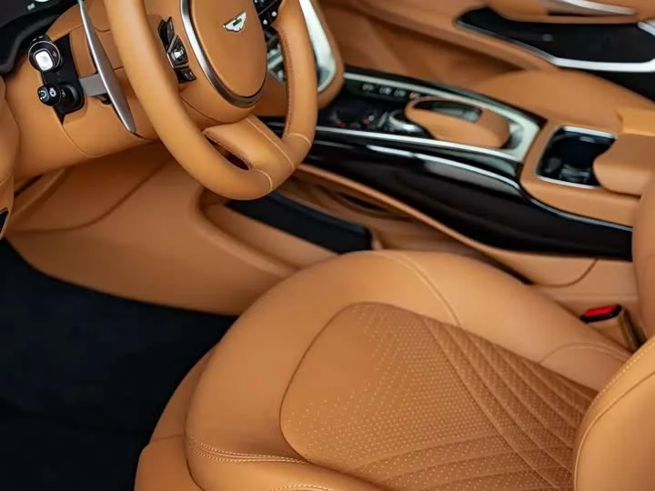 Aston Martin DBX