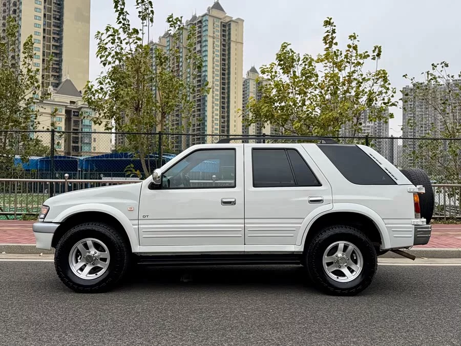 Isuzu competitor