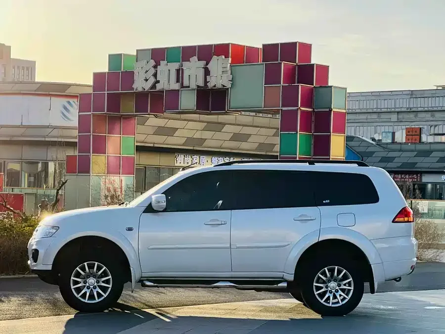 Mitsubishi Pajero Sport