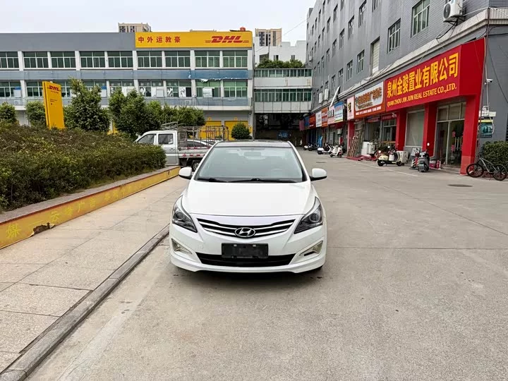 Hyundai Rena