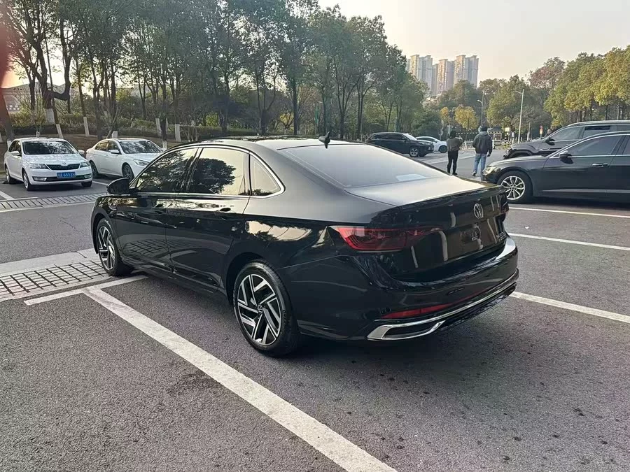 Volkswagen Sagitar