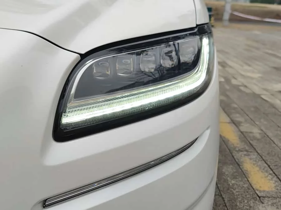 Lincoln Navigator