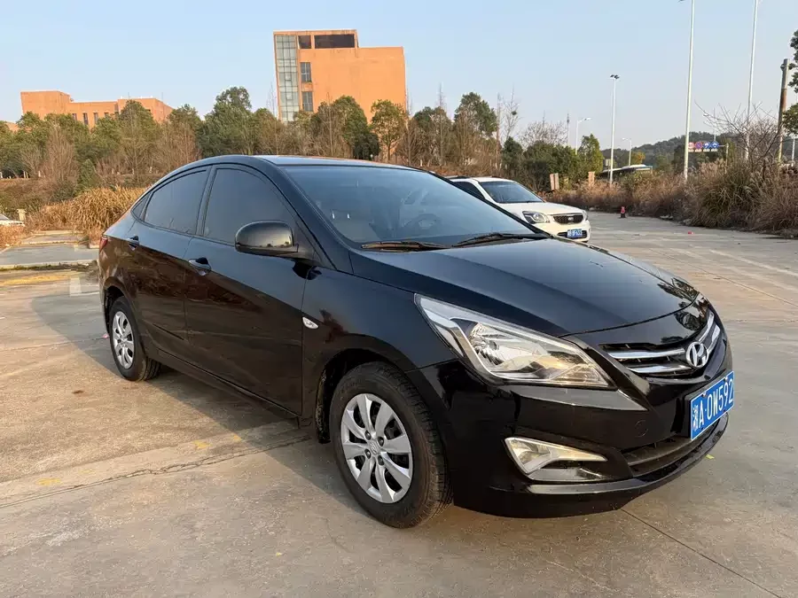 Hyundai Rena