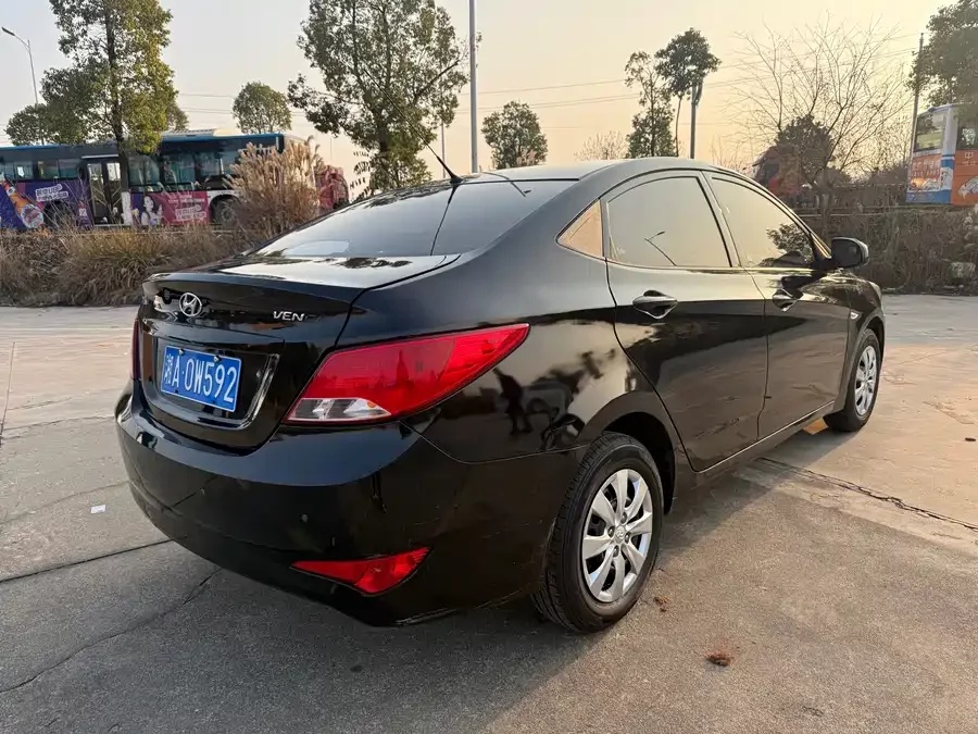 Hyundai Rena