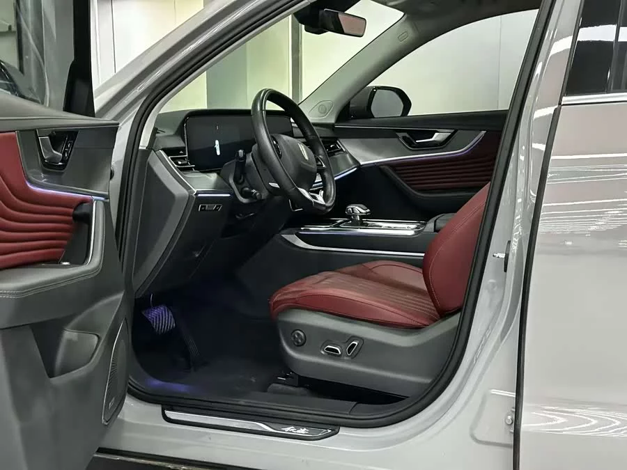 Hongqi HS5