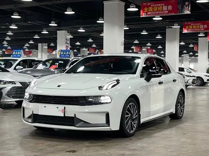 Lynk & Co 03