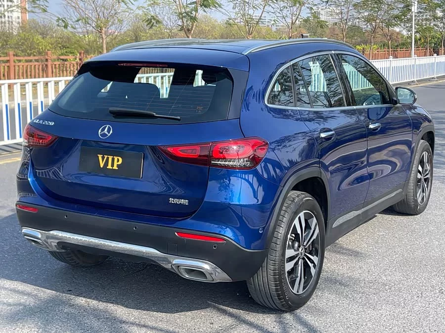 Mercedes Benz GLA