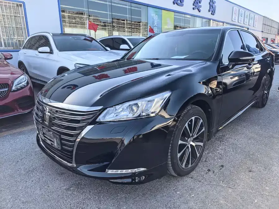 Toyota crown