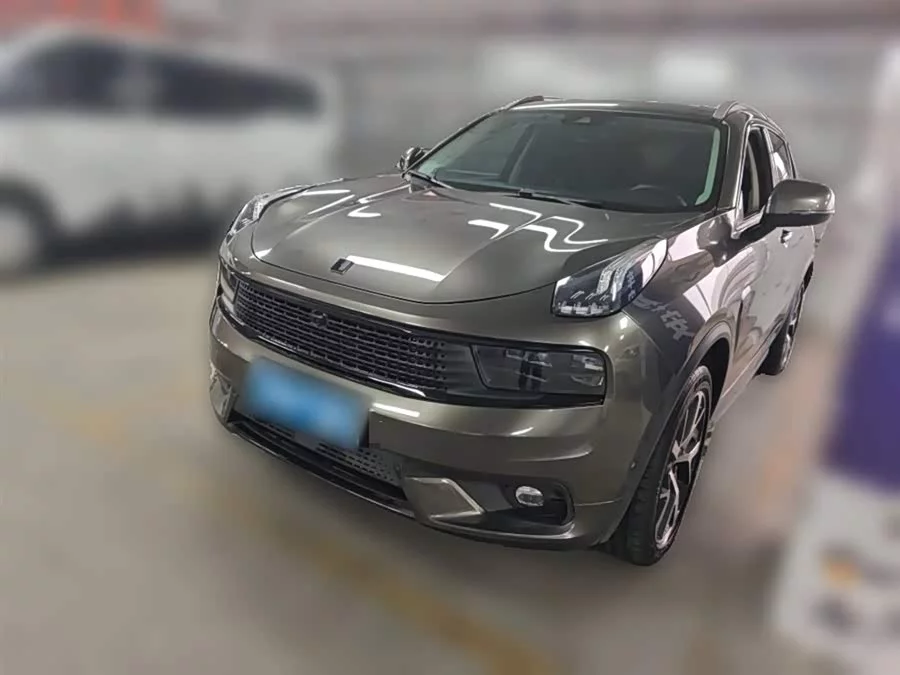Lynk & Co 01