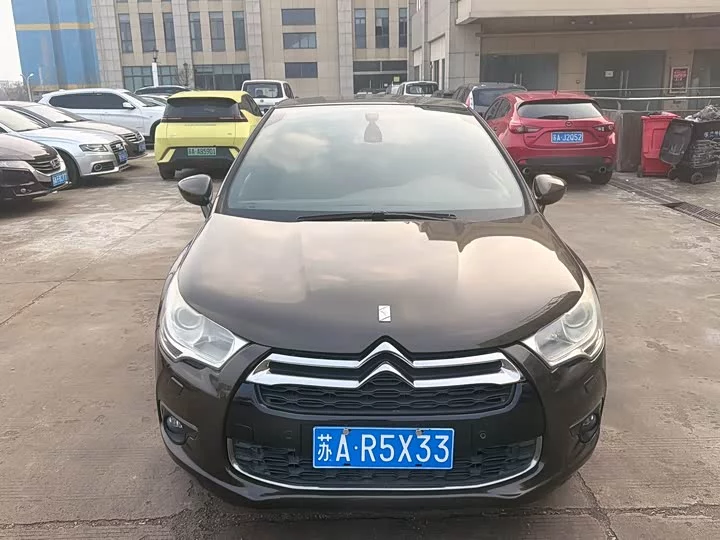 DS 4