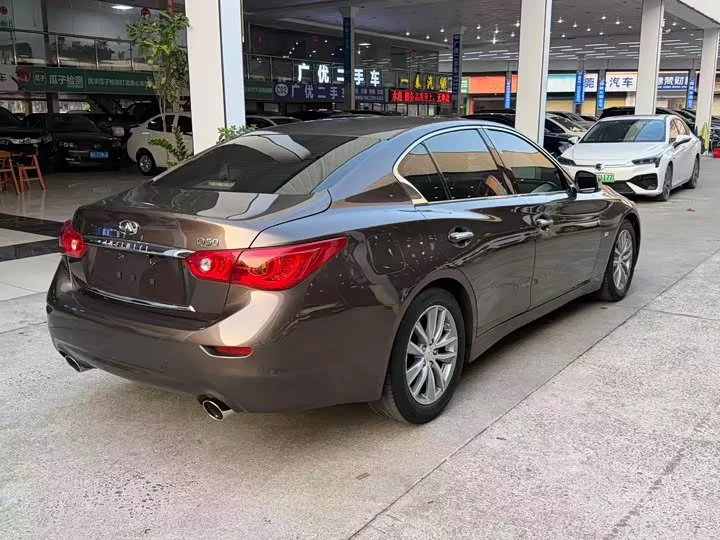 Infiniti Q50