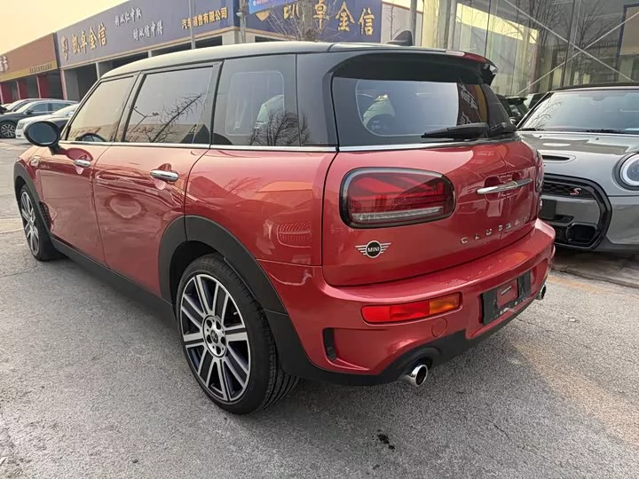 MINI CLUBMAN
