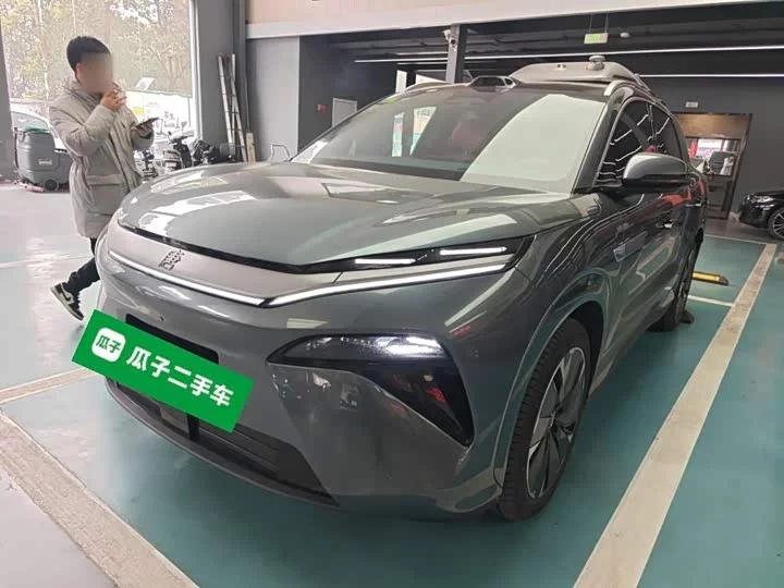 BYD Tang L