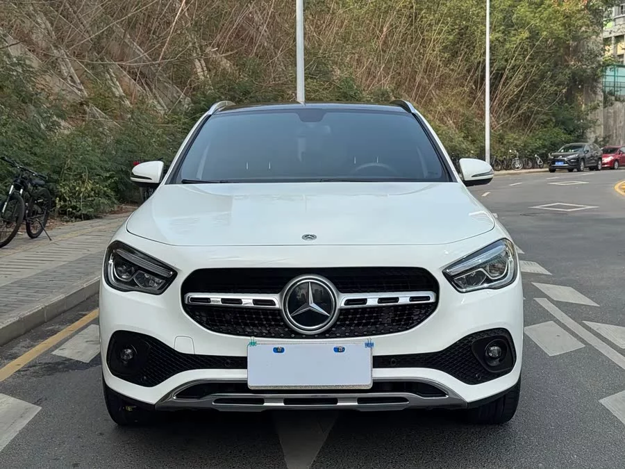 Mercedes Benz GLA