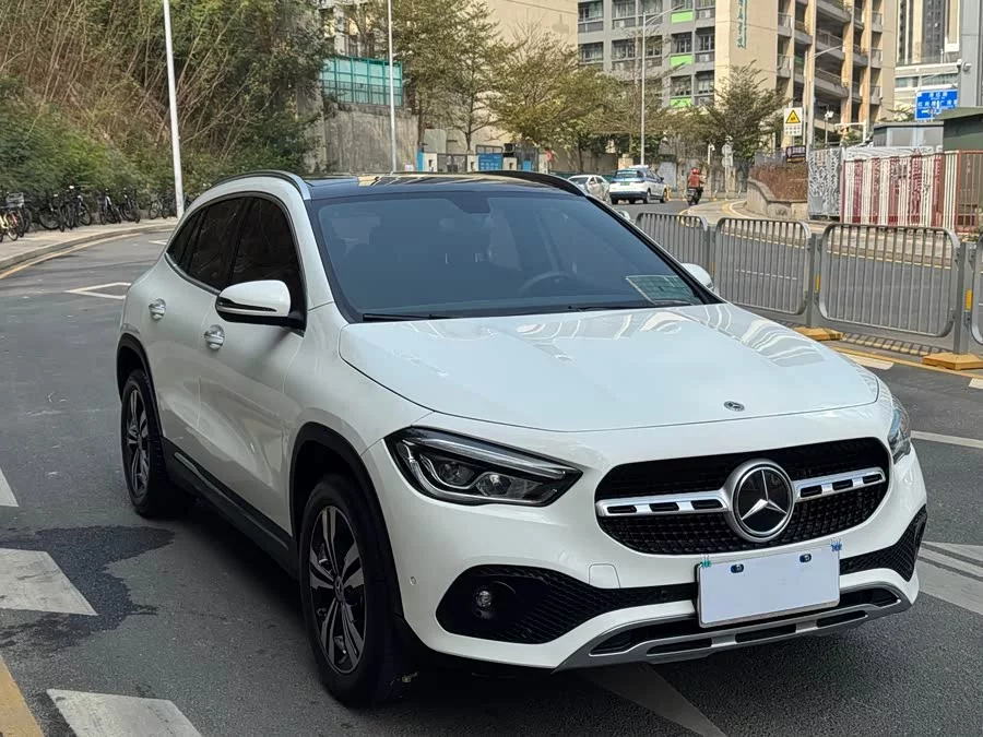 Mercedes Benz GLA