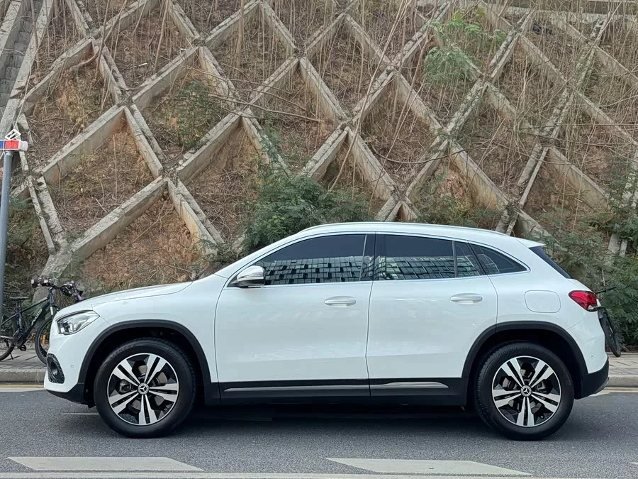 Mercedes Benz GLA