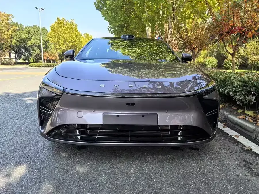 Exeed ES