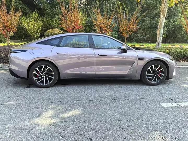 Exeed ES