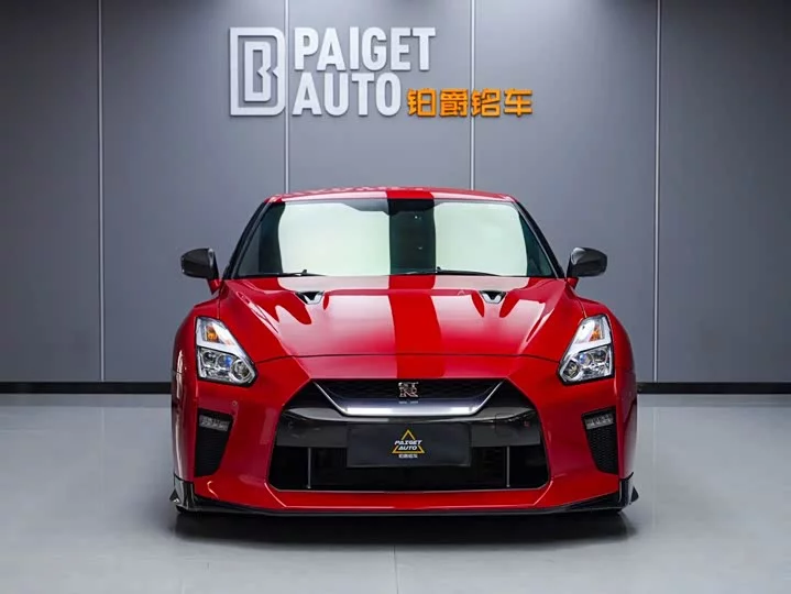 Nissan GT-R