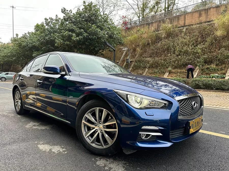 Infiniti Q50L