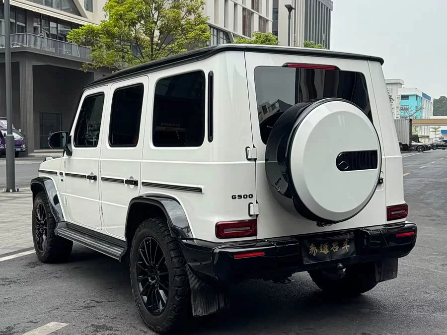 Mercedes Benz G-rated