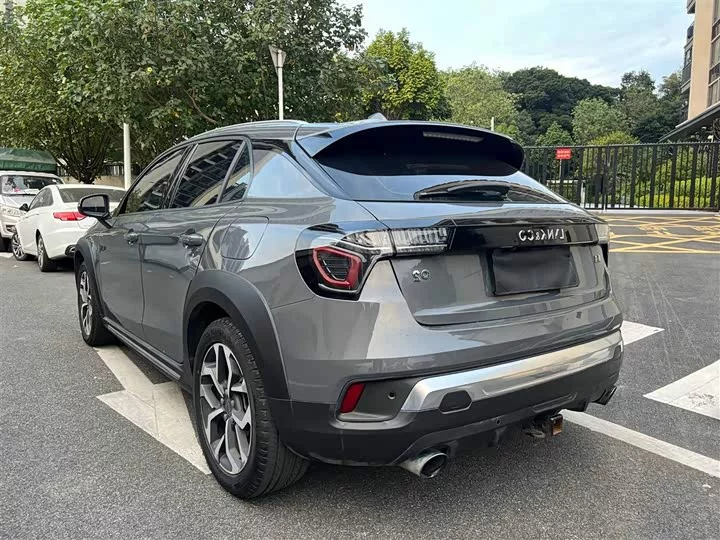 Lynk & Co 02