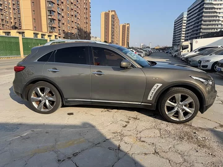 Infiniti FX